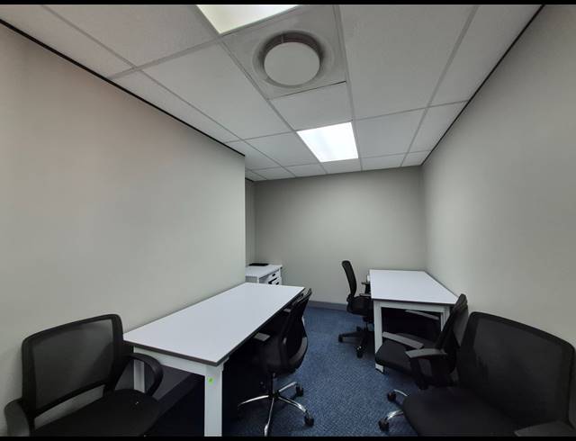 109M² OFFICE TO LET IN DUNKELD WEST